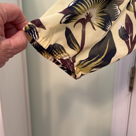 NET Ann Taylor Sheer V Neck Blouse Shirt Yellow Chocolate Black Size XL - Picture 2 of 11